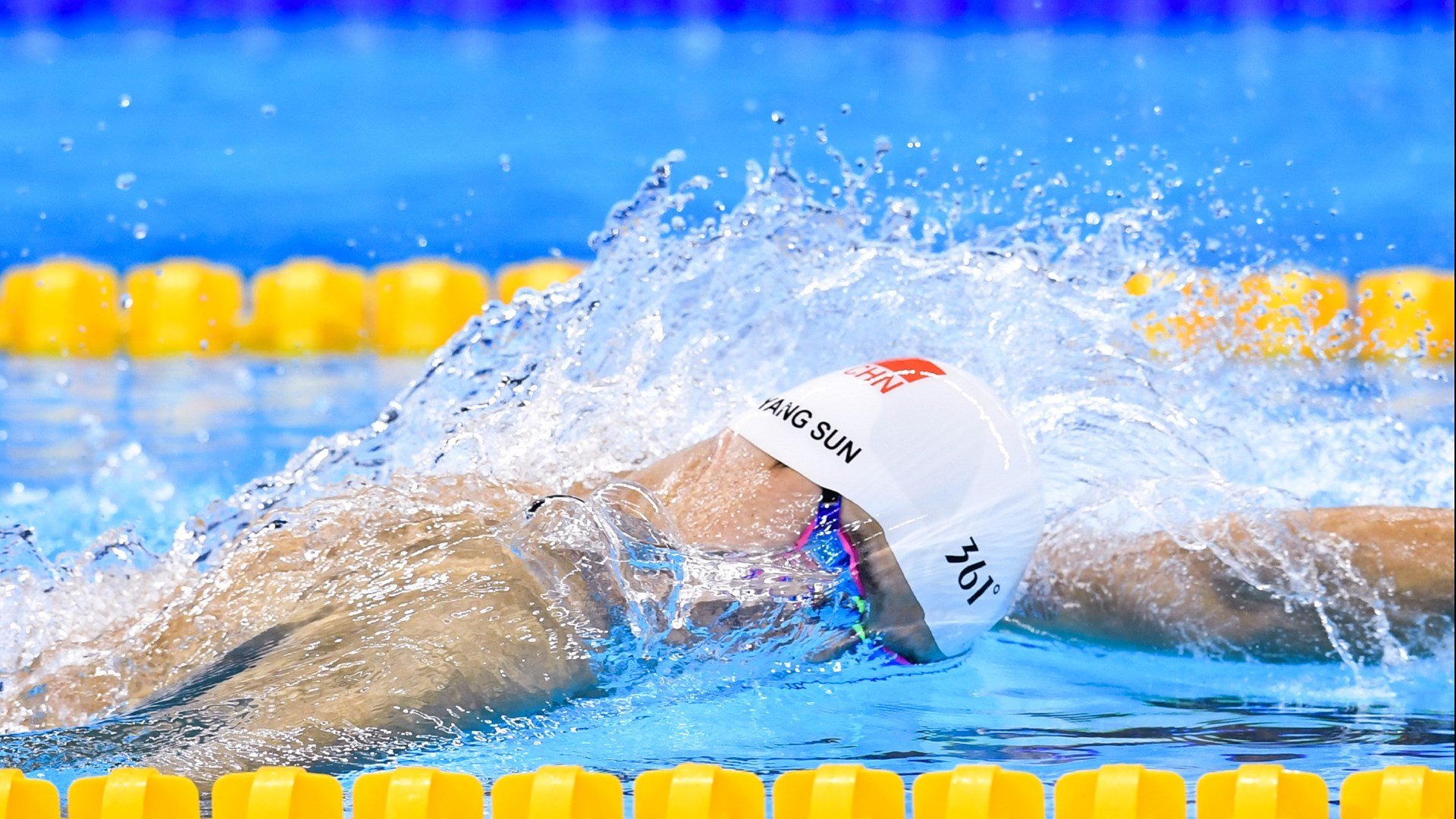 滑板运动风靡全球,年轻选手闪耀国际赛场