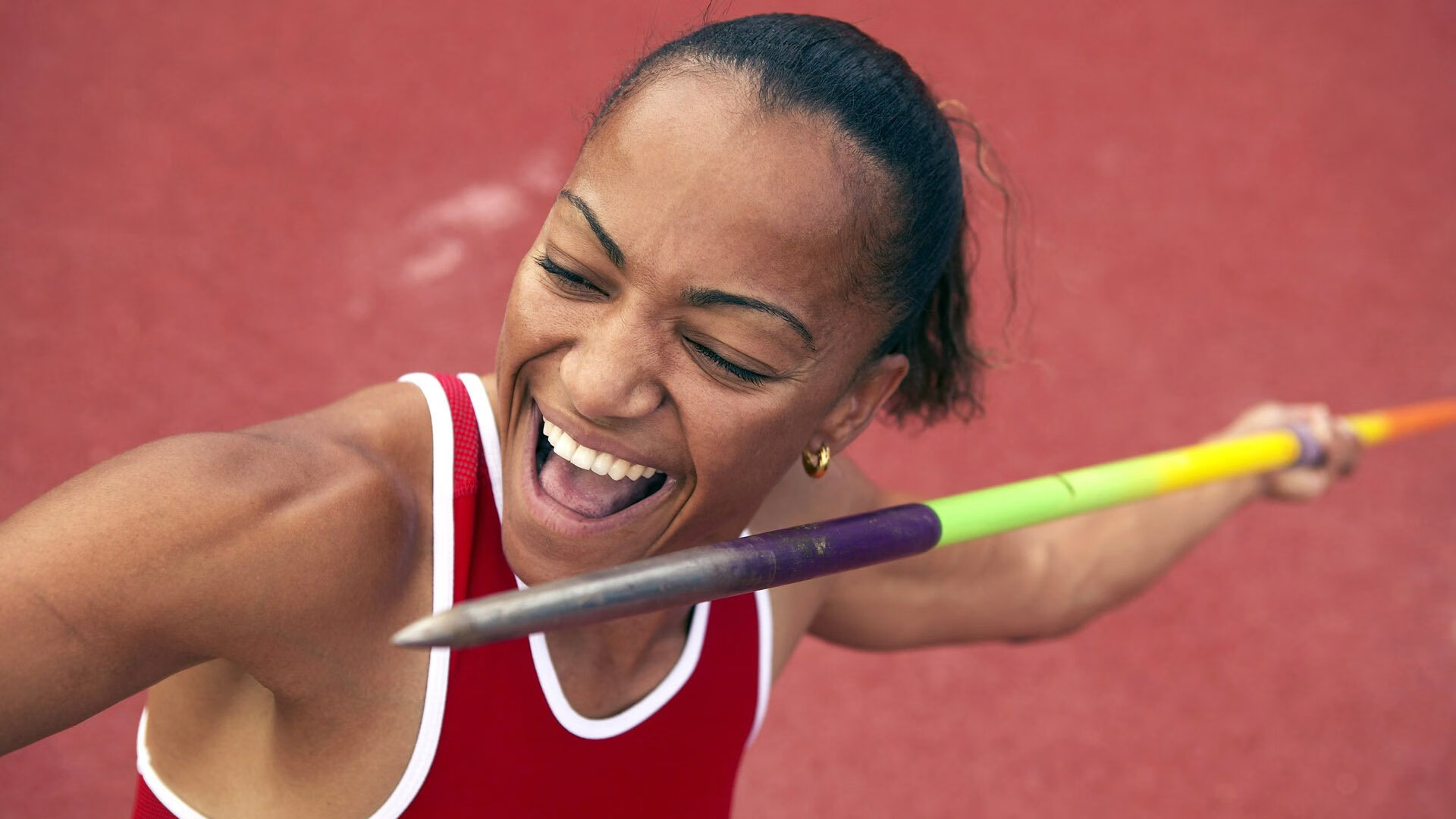 撑杆跳新星闪耀国际赛场 破纪录表现引全球瞩目