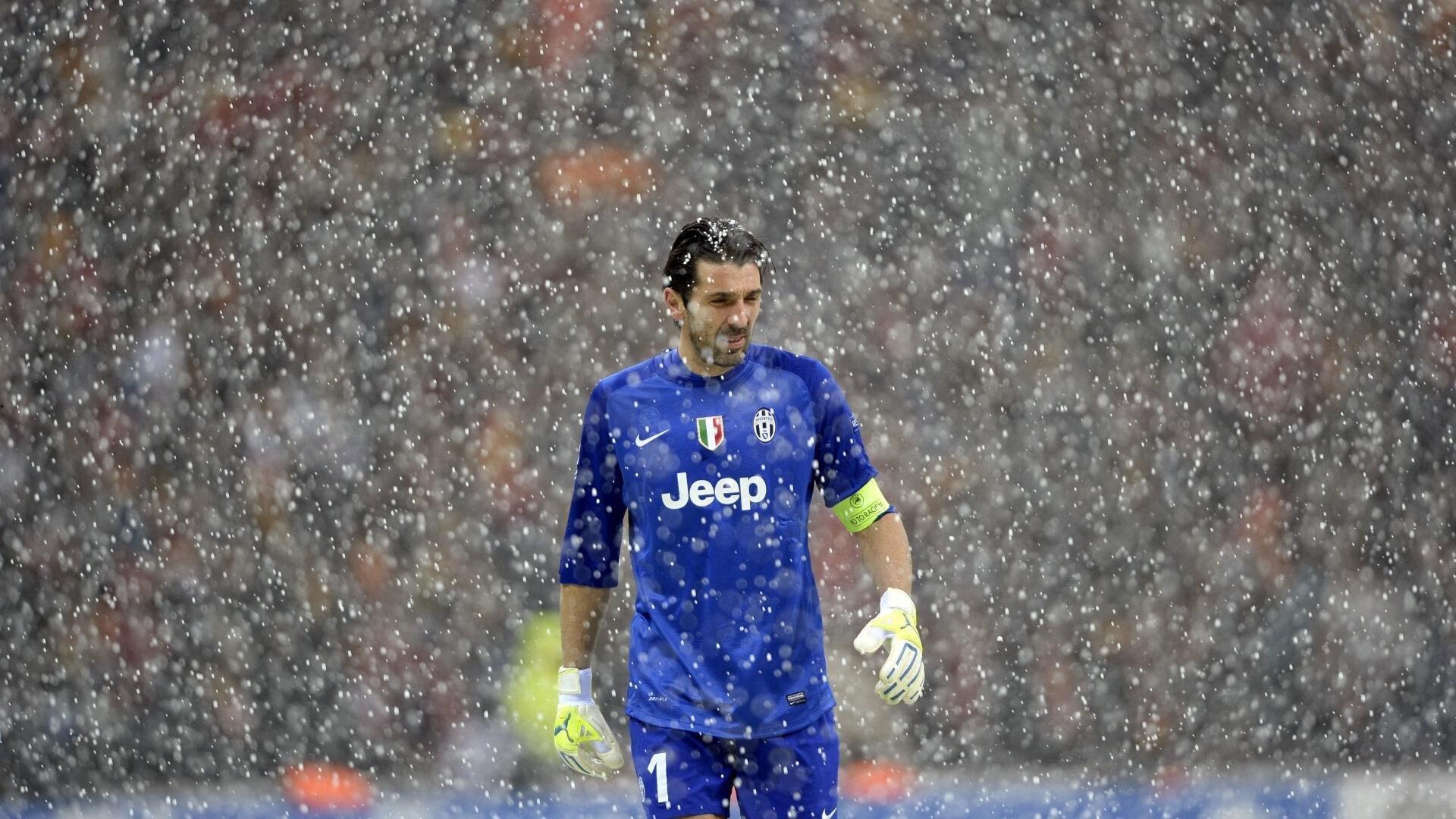 斯内德敲响警钟，德荷新星海外征途多艰，维尔茨面临证明时刻